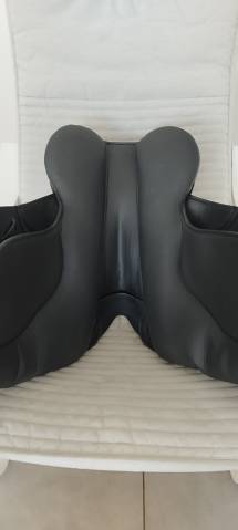 Selle dressage T8 Haut Garrot Thorowgood 17.5