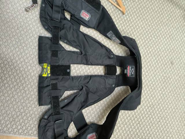 Airbag HIT AIR KID M-XL (servi 1 année) +3 cartouches