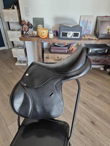 Selle Equiline CSO taille 17 