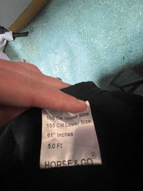 Couverture polaire noir neuve 105