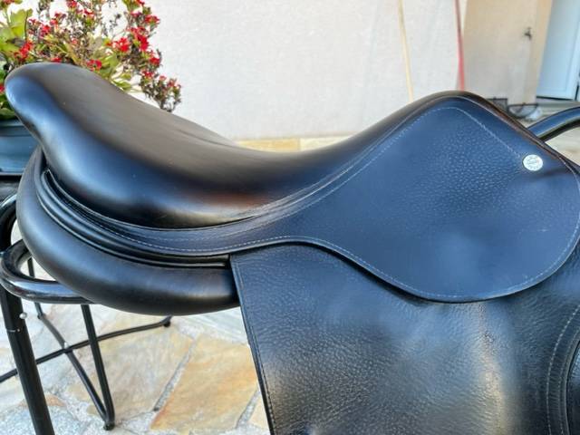 Selle CWD noir 17P 2C