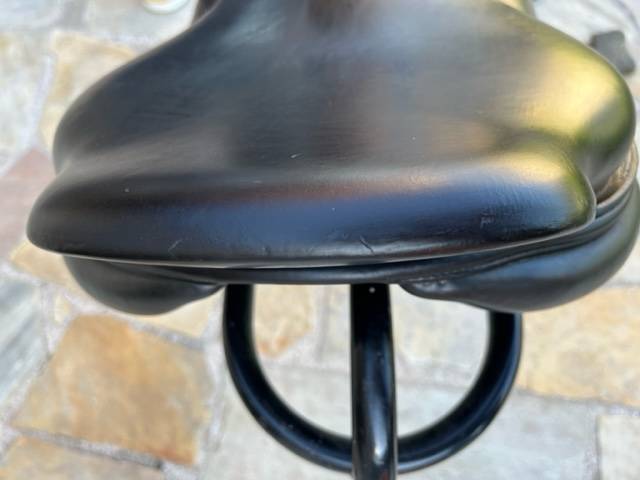 Selle CWD noir 17P 2C