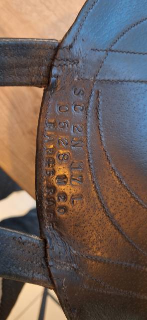 Selle de dressage antares  Signature 17.5