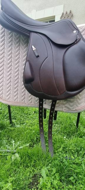 Selle Equipe Synergy Monoquartier 17.5