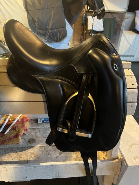 Selle de dressage Devoucoux top état 