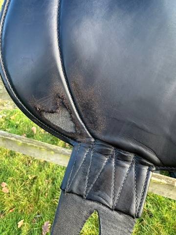 Selle de dressage Devoucoux top &eacute;tat 