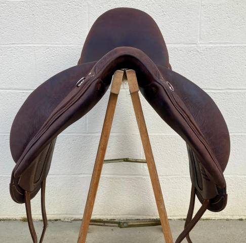 Selle de dressage Devoucoux 17.5