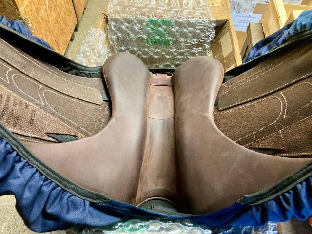 Selle de dressage Devoucoux 17.5