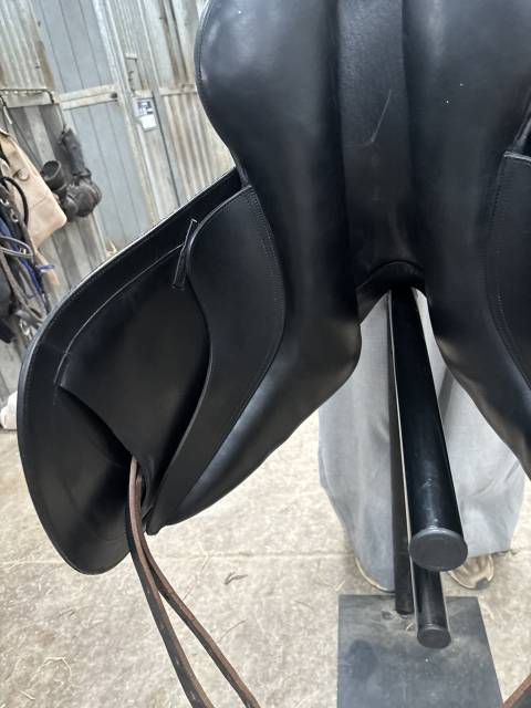 Selle dressage Éric Thomas flitter arçon interchangeabl