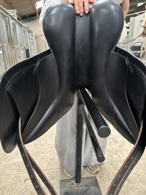 Selle dressage Éric Thomas flitter arçon interchangeabl