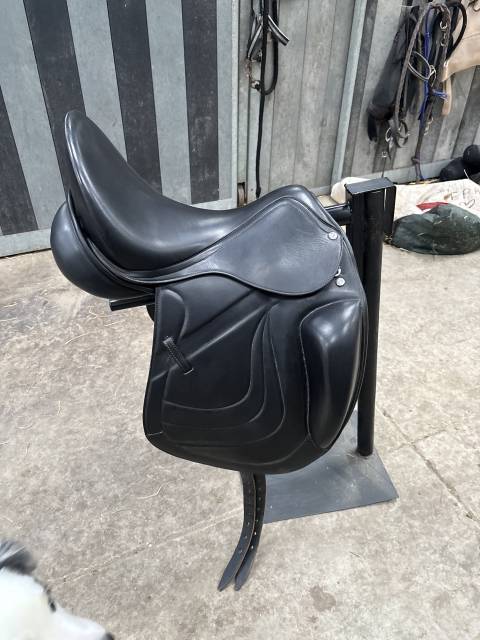 Selle dressage Éric Thomas flitter arçon interchangeabl