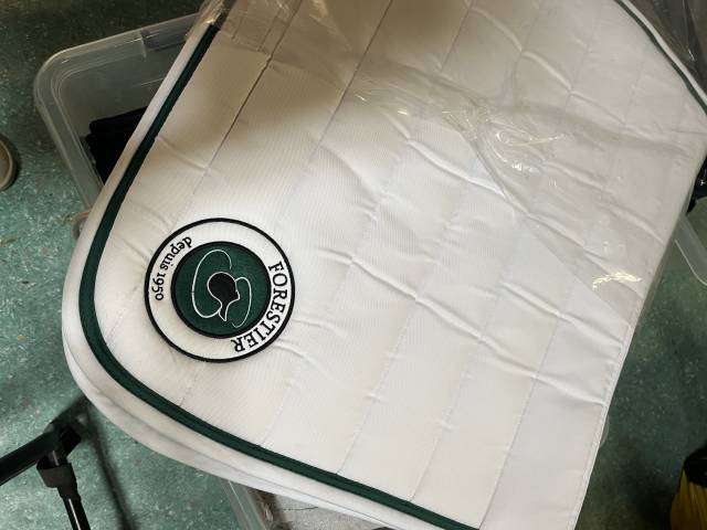 Tapis forestier blanc neuf 