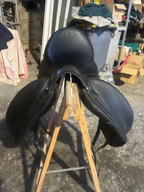 SELLE DRESSAGE DEVOUCOUX  MAKILA HARMONIE