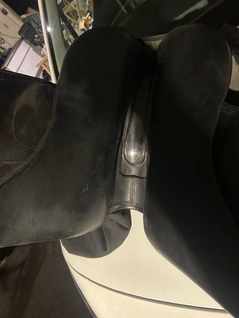 SELLE DRESSAGE DEVOUCOUX  MAKILA HARMONIE