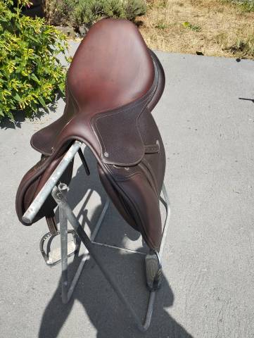 Selle Antares  taille 17,5, modèle spooner, quartiers 3A