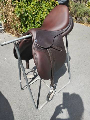 Selle Antares  taille 17,5, modèle spooner, quartiers 3A