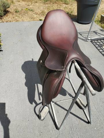 Selle Antares  taille 17,5, modèle spooner, quartiers 3A