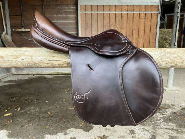 Selle Prestige 17 pouces cuir marron