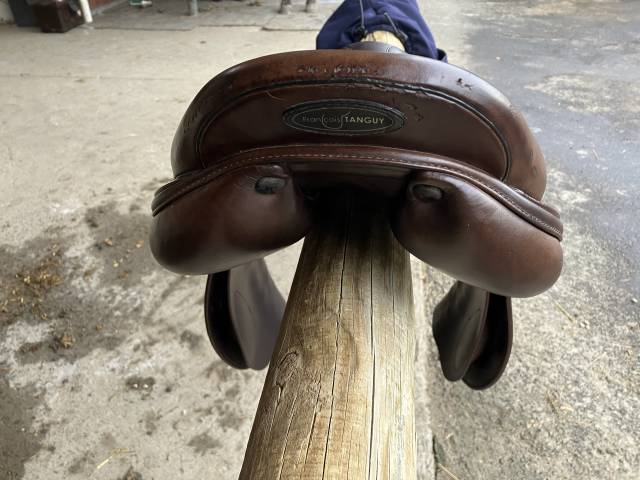 Selle Prestige 17 pouces cuir marron