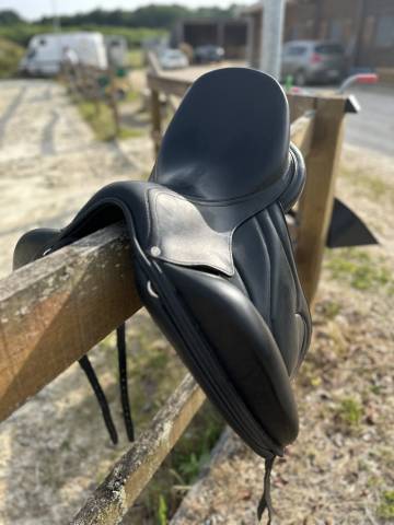 Selle Antares Cadence 17“