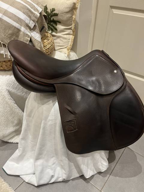 Selle occasion CHILDERIC MODÈLE FAP taille 18