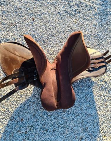 Selle synthétique Éric Thomas