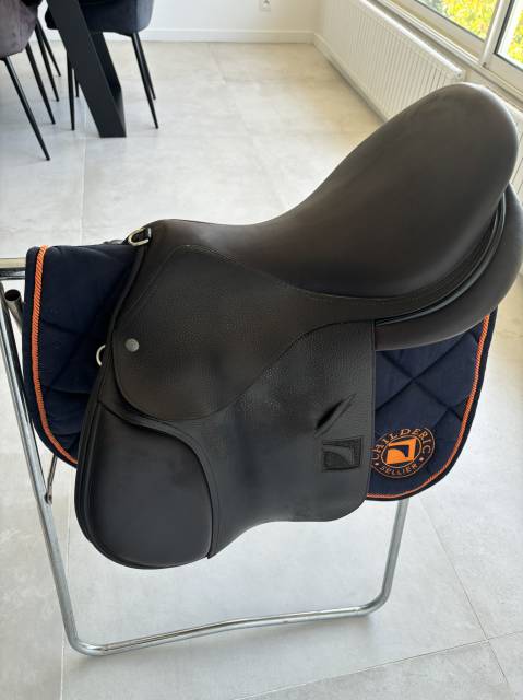 À vendre selle CHILDERIC EXCELLENT ÉTAT 
