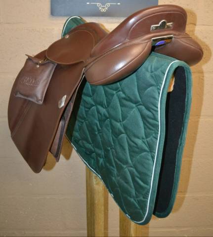 Selle Bates Caprilli Close Contact Cair – 17" – Cuir br