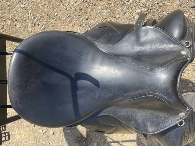 Selle de dressage Devoucoux 