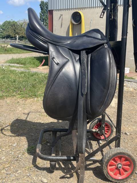 Selle de dressage Devoucoux 