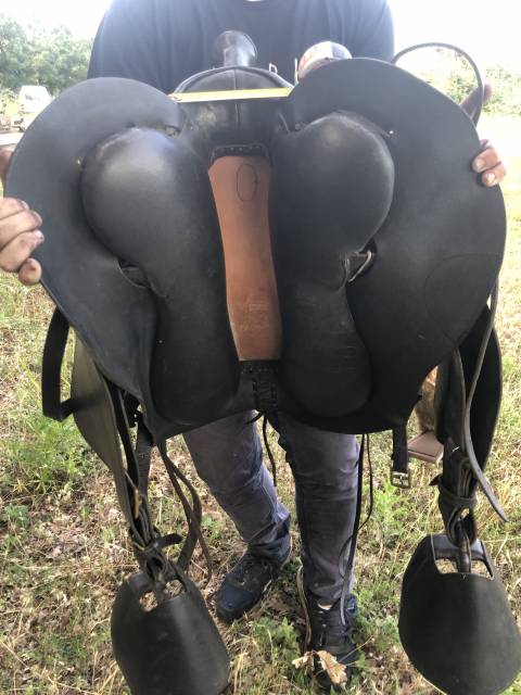 Selle randonnée en cuir + Tapis