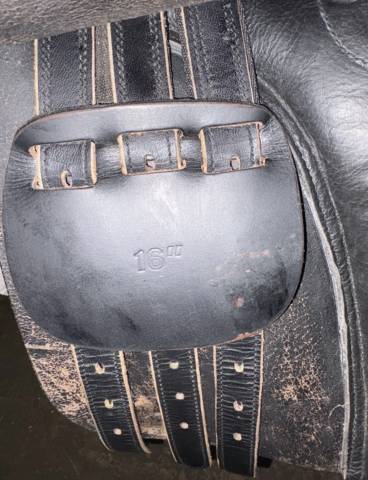 Selle mixte JMR 16,5” cuir noir liseré rose – très bon 