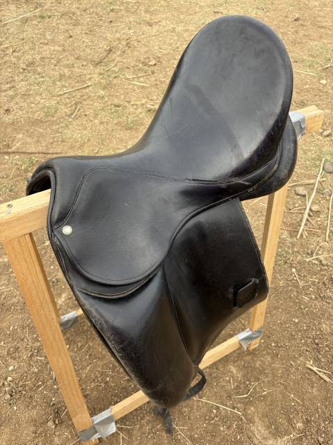 Selle de dressage Forestier Carlos Pinto 16,5" cuir noi