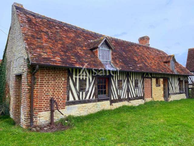 A vendre pour tout ou partie : corps de ferme 4 hectares pays d'