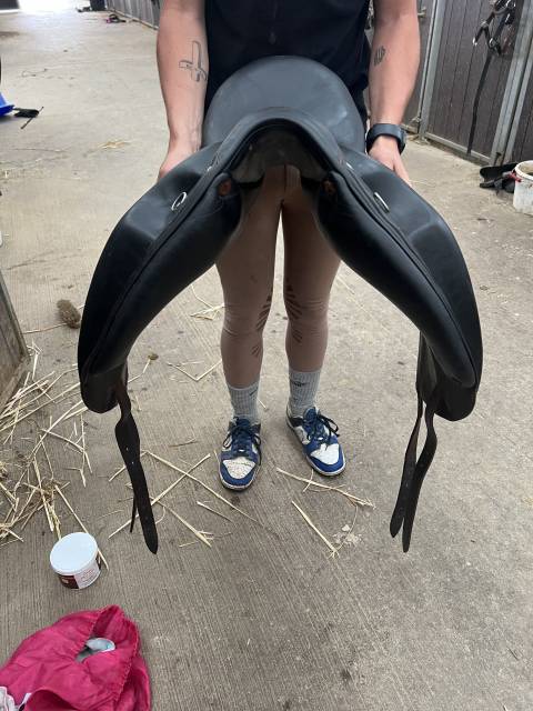 Selle de dressage devoucoux 