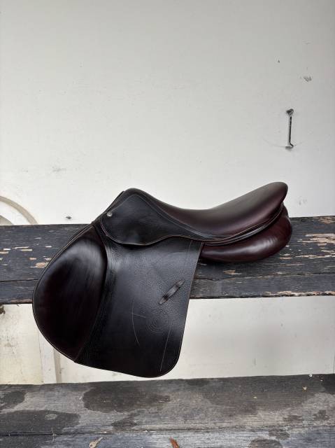 Selle d’Obstacle Arion 2023 18 pouces