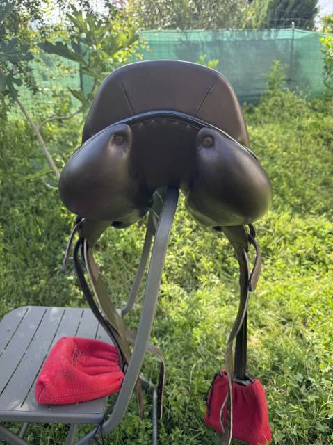 Selle Childeric sans quartier 18" EXCELLENT ETAT