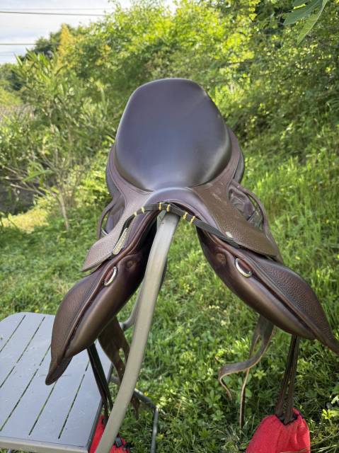 Selle Childeric sans quartier 18" EXCELLENT ETAT