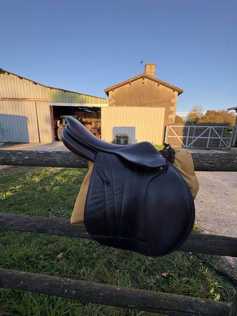 Selle Butet 17,5 pouces – très bon état