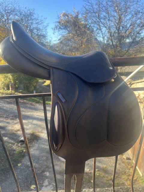 Selle chiberta devoucoux 17,5