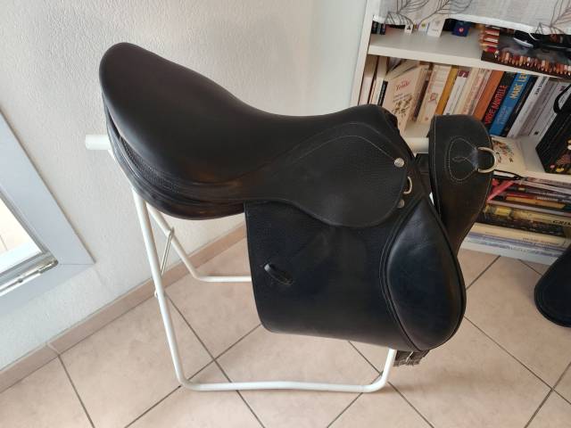 Vends Selle FORESTIER Modèle Segonzac  17''