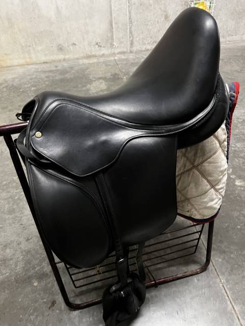 SELLE DRESSAGE MACEL 17,5 p