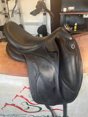 selle dressage Devoucoux