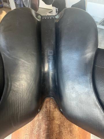selle dressage Devoucoux