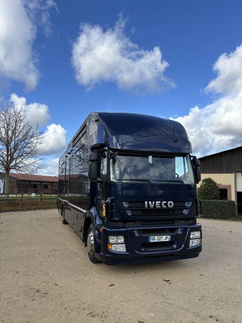 Iveco stralis 19 t 360 chx carroserie stx 7 places chx