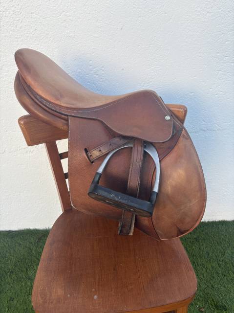 Sublime selle d'obstacle Frédéric Butet Plate 16 pouces