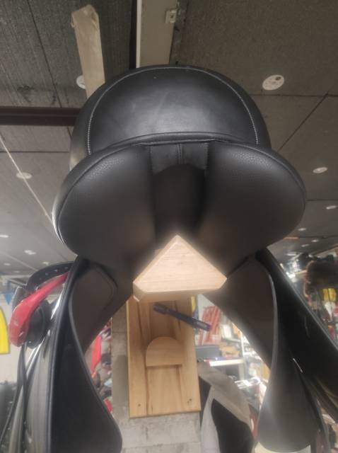 Selle dressage Éric thomas 