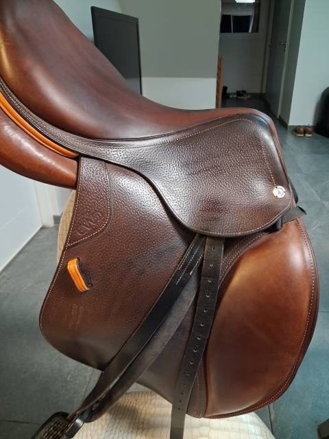 Selle CWD de 2022, 17 pouces 