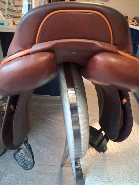 Selle CWD de 2022, 17 pouces 