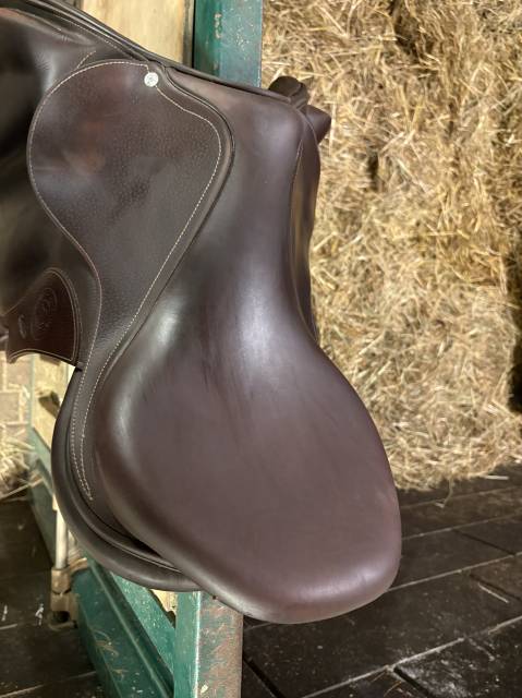 Selle Antarès Signature Mono 17,5" 3AA – excellent état